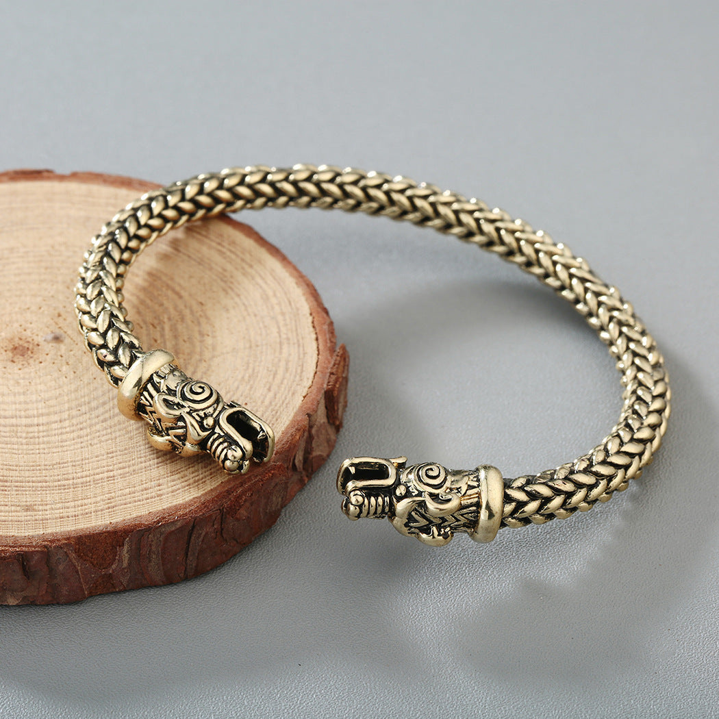 Asgard Crafted Brazalete torques de acero inoxidable hecho a mano con cabeza de lobo gris
