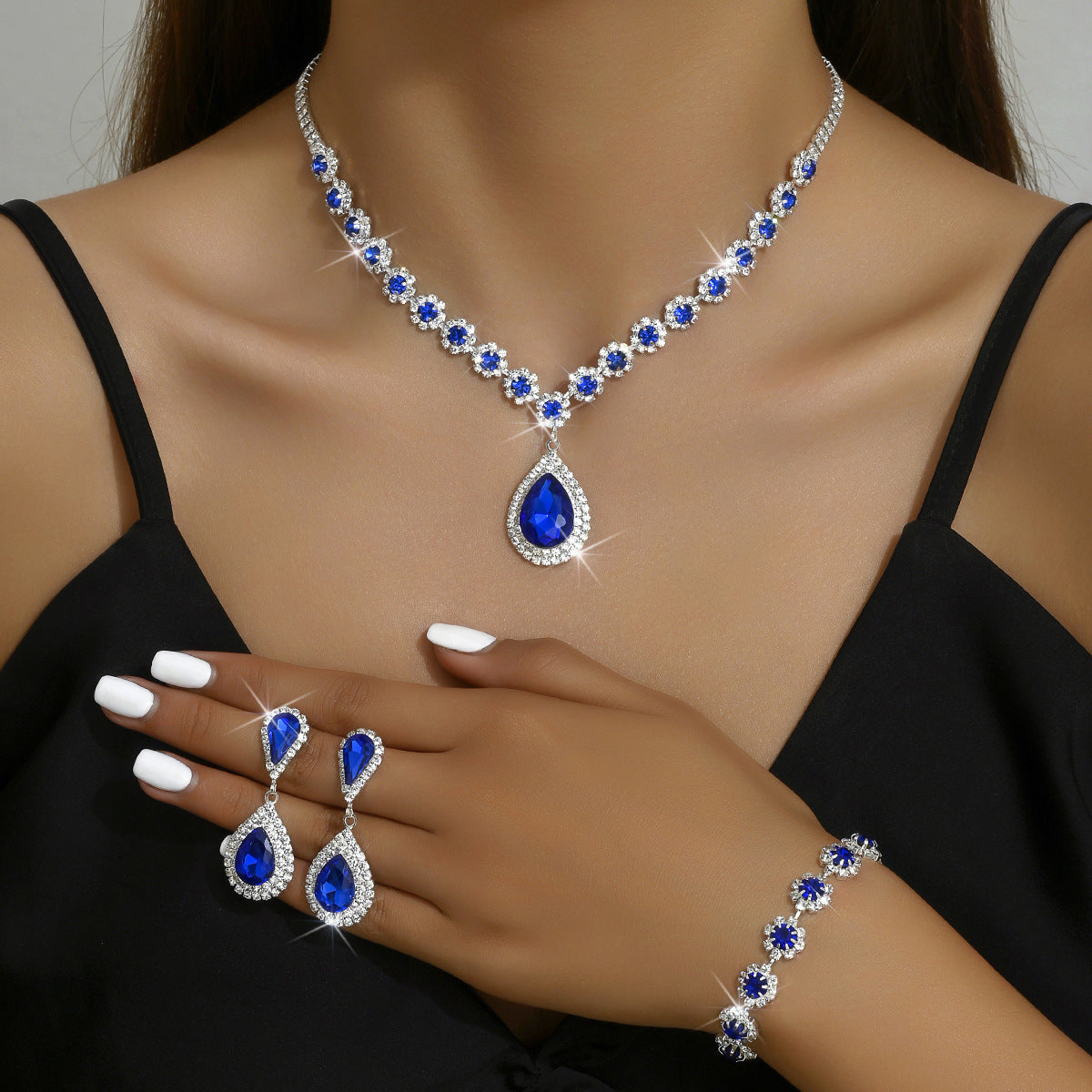 Modeschmuck Brautschmuck Anzug Halskette Ohrstecker Armband dreiteiliges Set