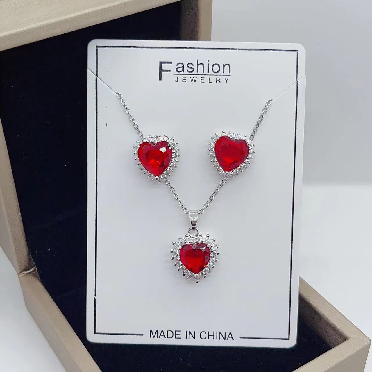 Copper Micro Inlaid Zircon Peach Heart Fashion Simple Necklace
