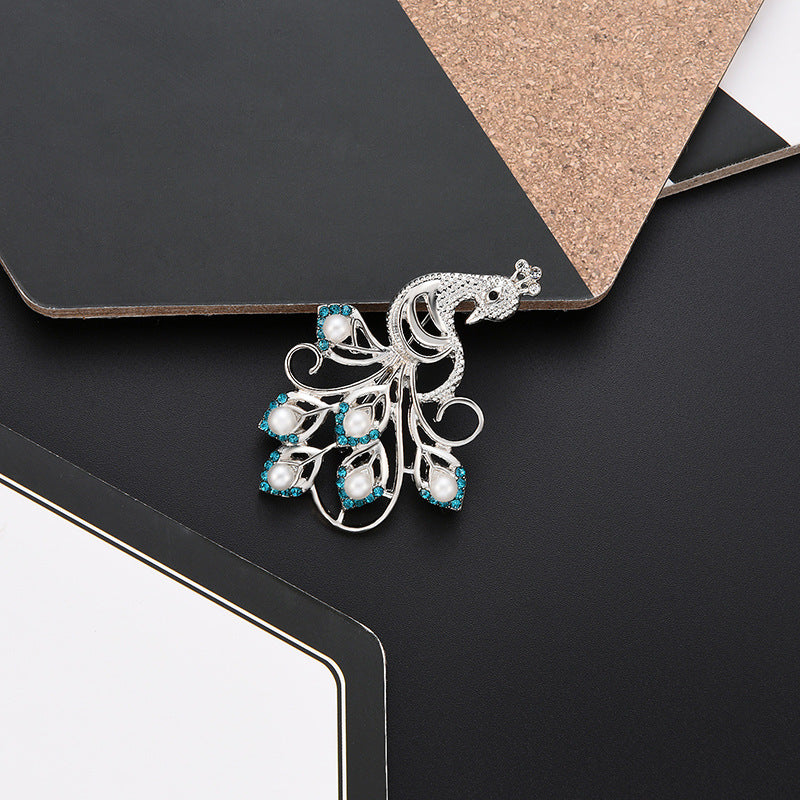 Broche de aleación de pavo real de alta gama con diamantes completos