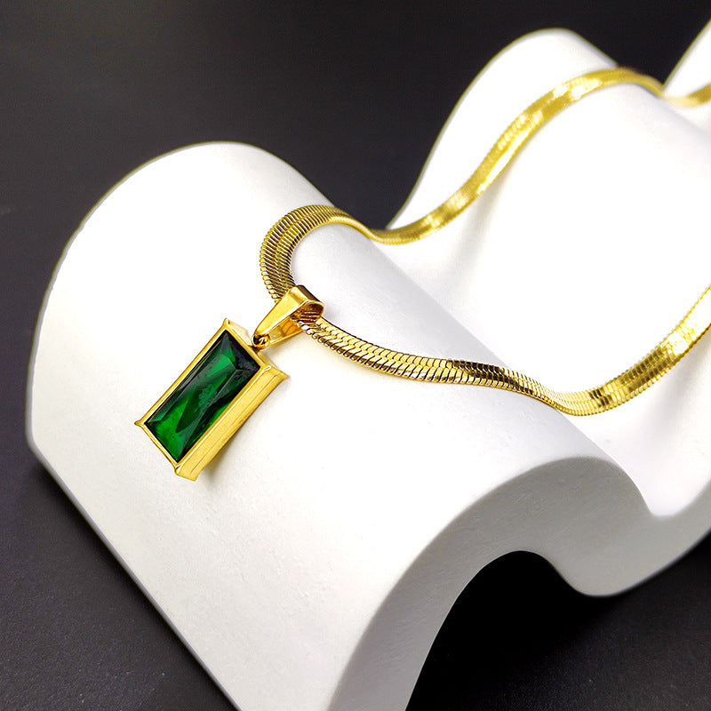 Blade Chain Advanced Sense Of Light Luxury Emerald Zircon Pendant