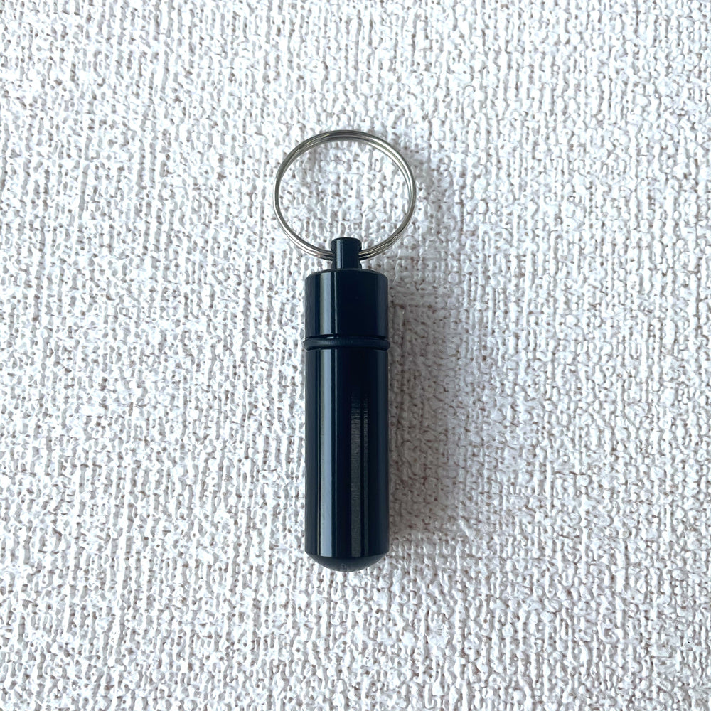 Traje de llavero de bolsa de pulsera de bola de lana con cordón de mano