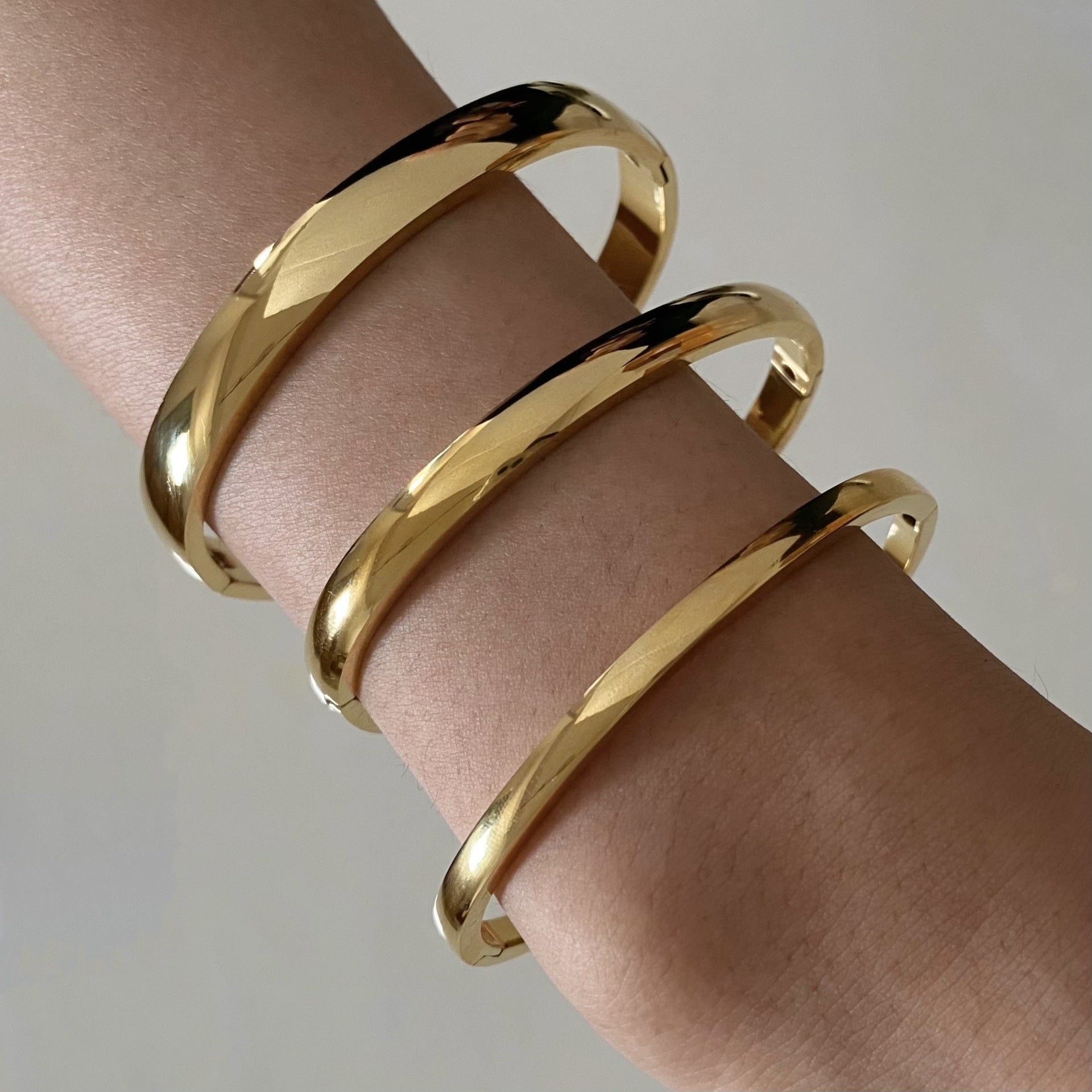 Pulsera Dorada Sencilla de Hebilla Minimalista Retro