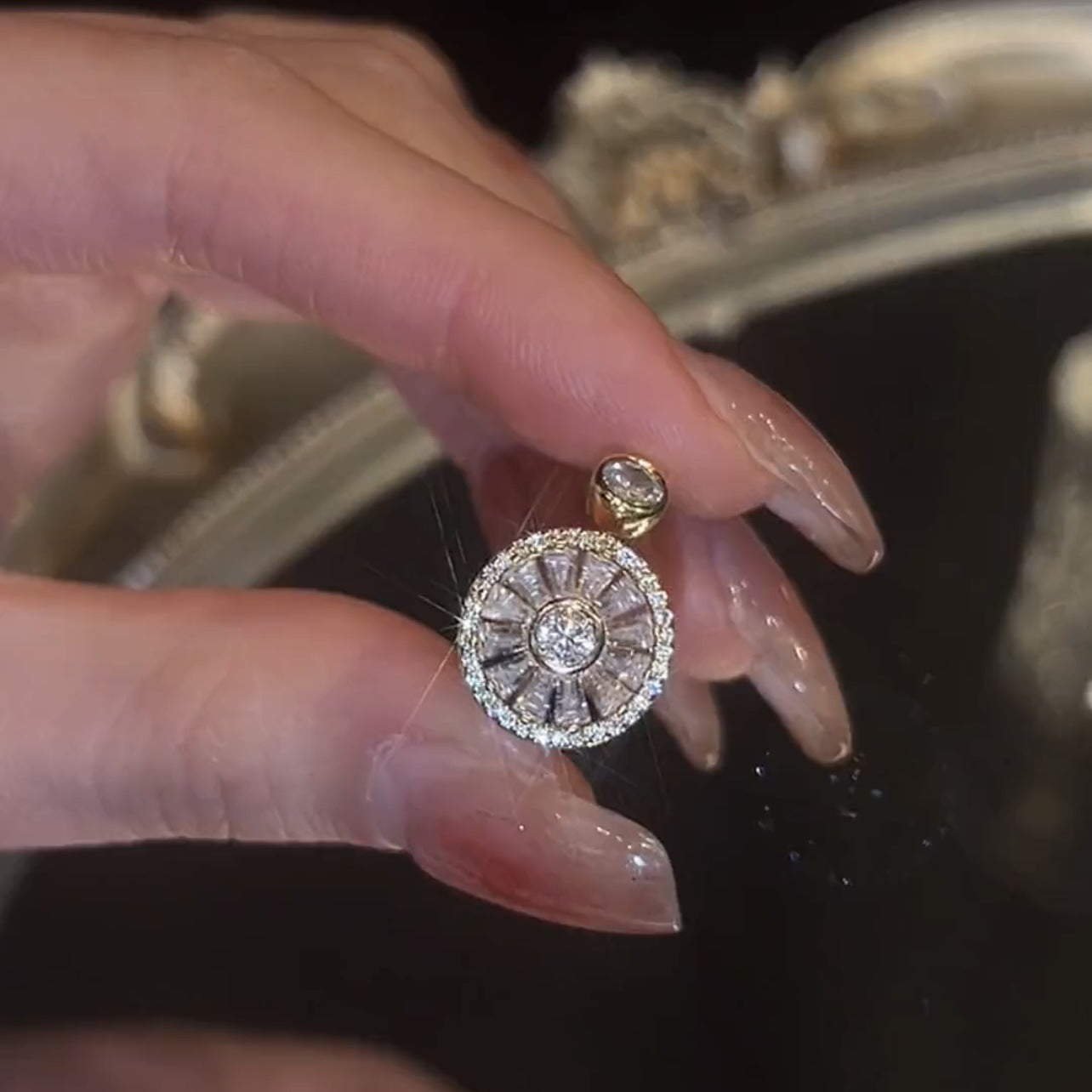 Anillo femenino exquisito de lujo ligero