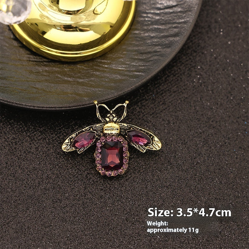 Nuevo Broche de Aleación de Alta Sensación de Nicho de Alta Gama, Pin para Abrigo y Traje, Corsage Versátil de Alta Gama