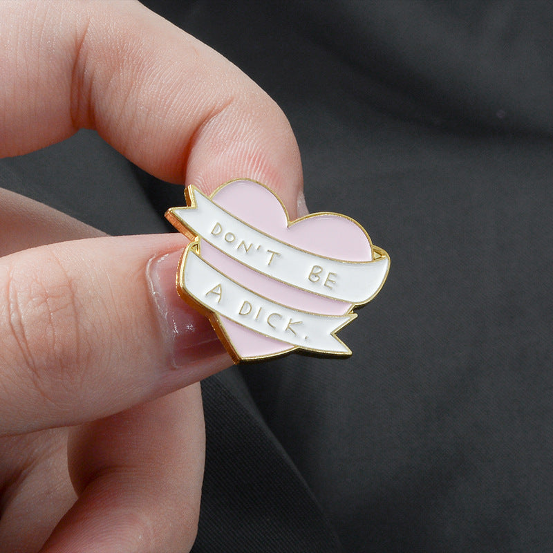 Broche de aleación con forma de corazón creativo y personalidad