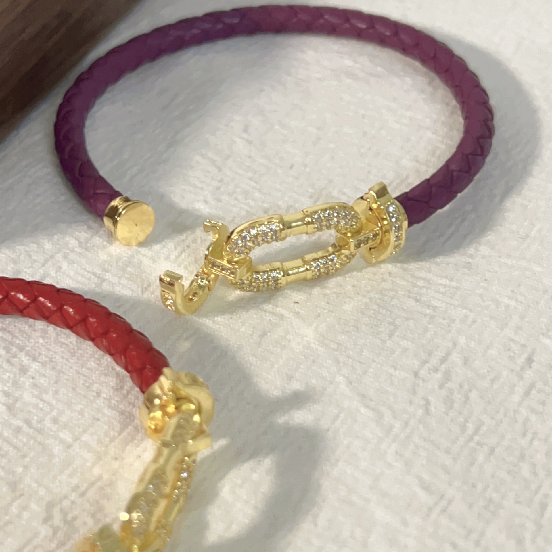 18K Gold Copper Micro-inlaid Vachette Clasp Red Rope Bracelet