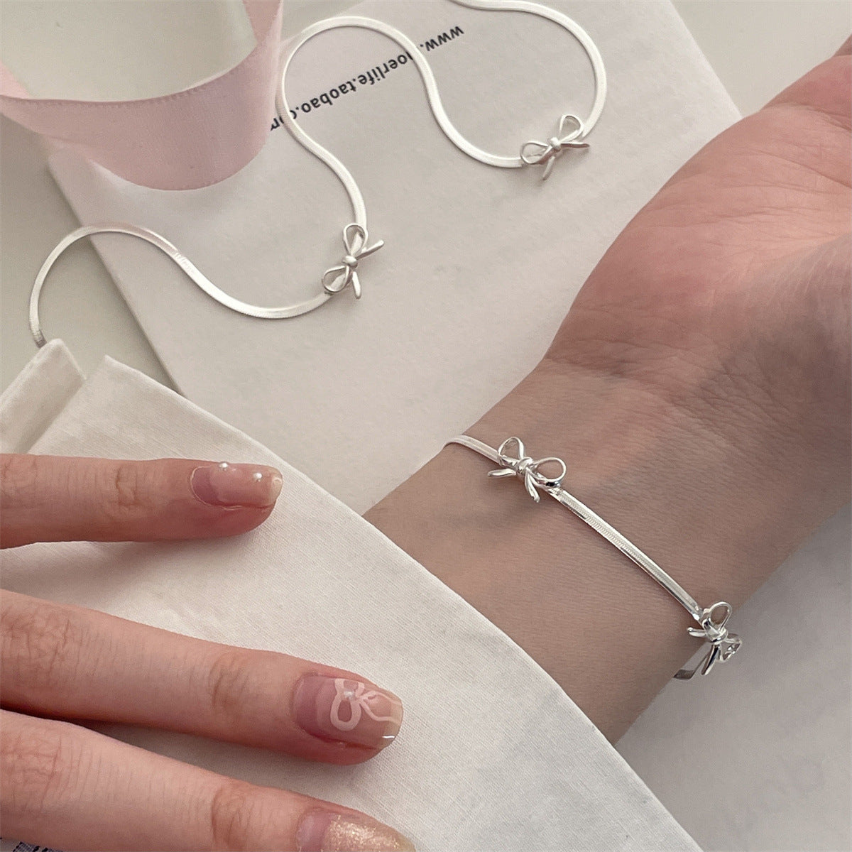 Pulsera de lazo de plata esterlina para mujer