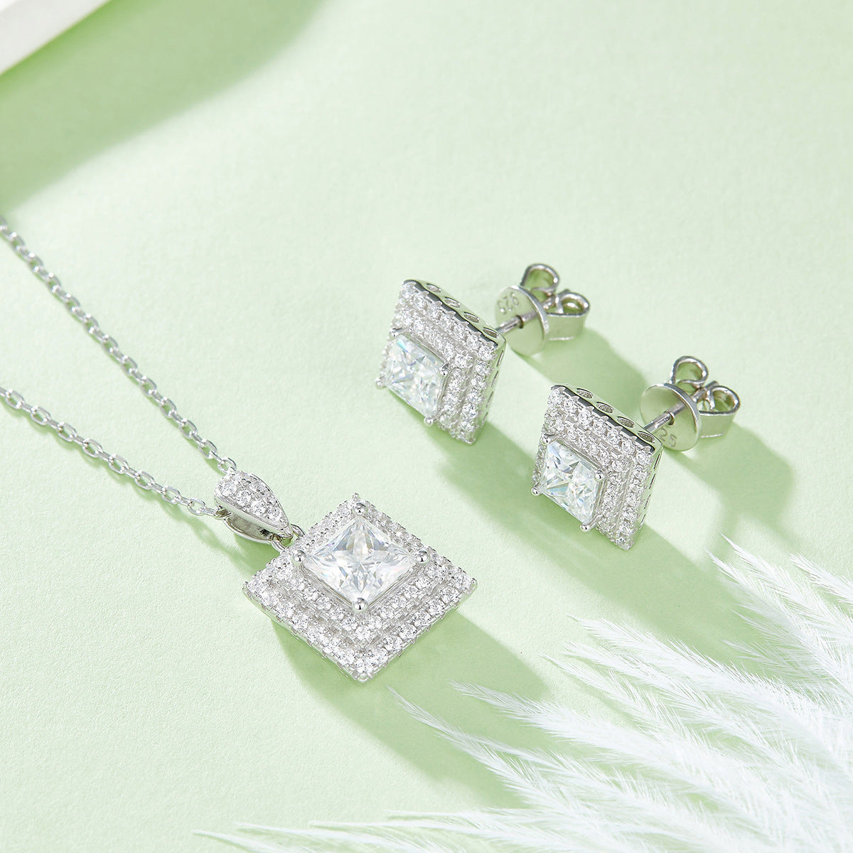 Luxuriöses Schmuckset aus 925er Sterlingsilber