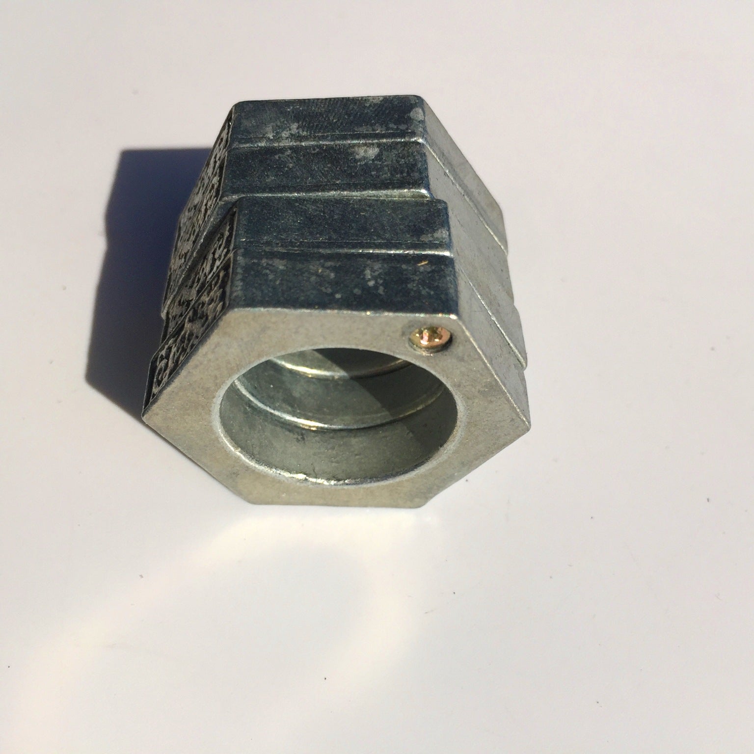 Harter Selbstverteidigungsring Notfall-Fensterbrecher Runder Sechskantring Fingerring Outdoor-Kletter-Fingerring