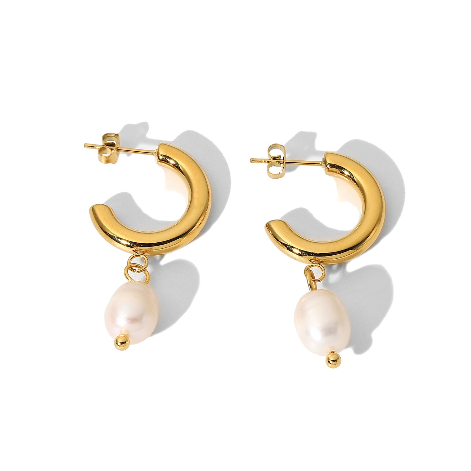 Pendientes de acero inoxidable de oro de 18 quilates con perlas de personalidad a la moda