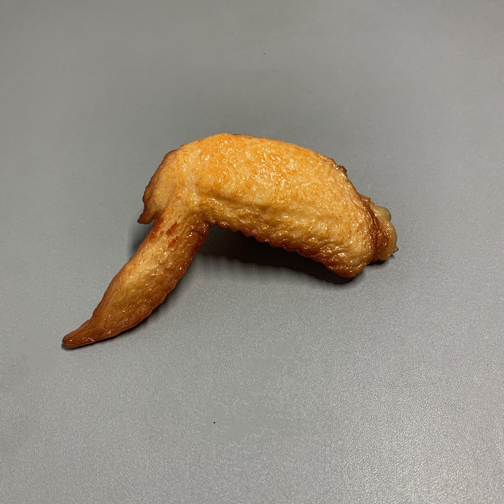 Juego de simulación de alitas de pollo frito e insignia de comida