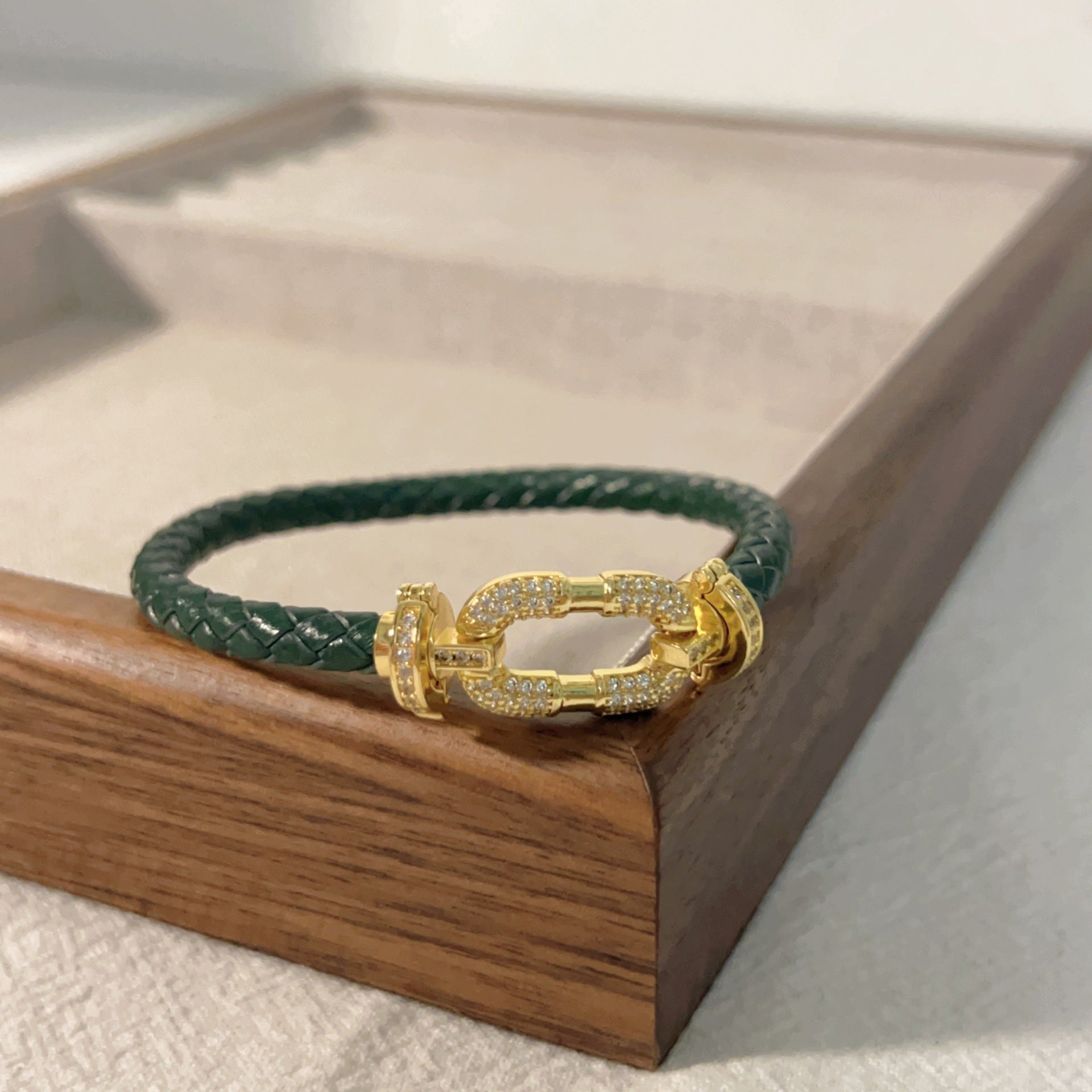 18K Gold Copper Micro-inlaid Vachette Clasp Red Rope Bracelet