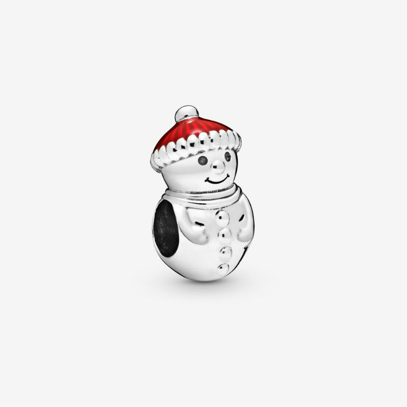 Weihnachtsmütze und Schneemann-Anhänger