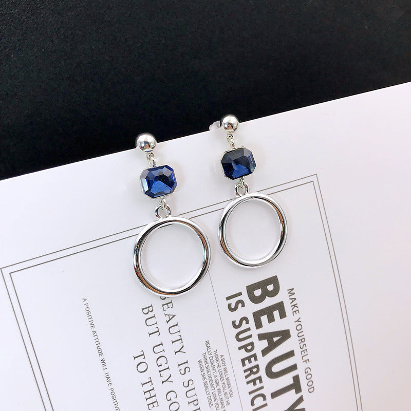 Koreanische Bogenquasten-Ohrringe asymmetrische Perlenblumen-Ohrringe