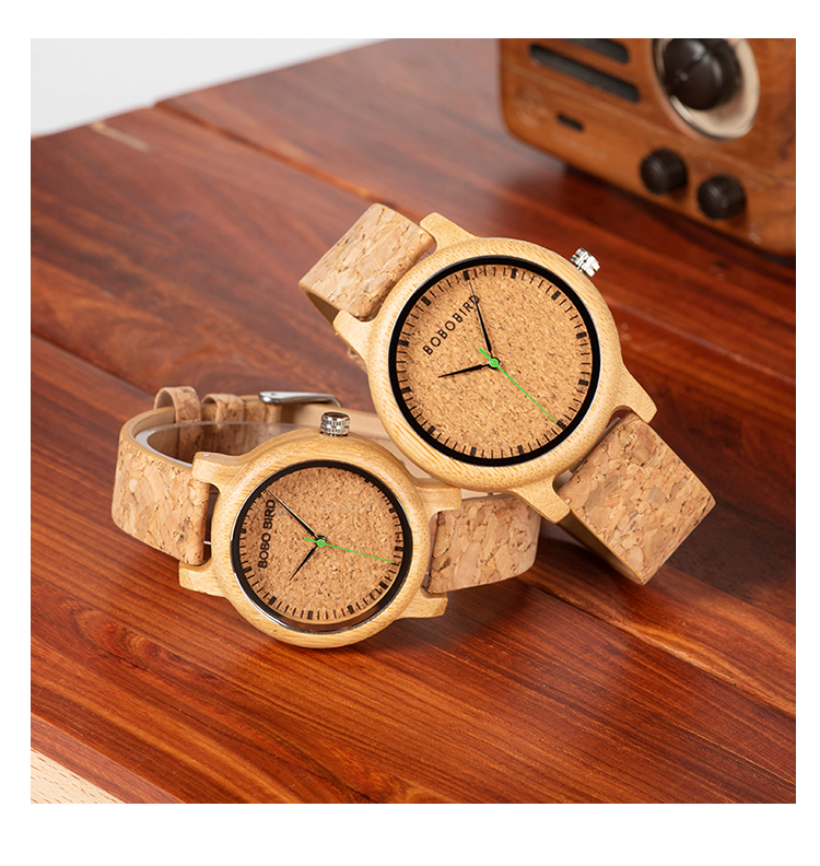 Uhren aus Bambus und Holz
