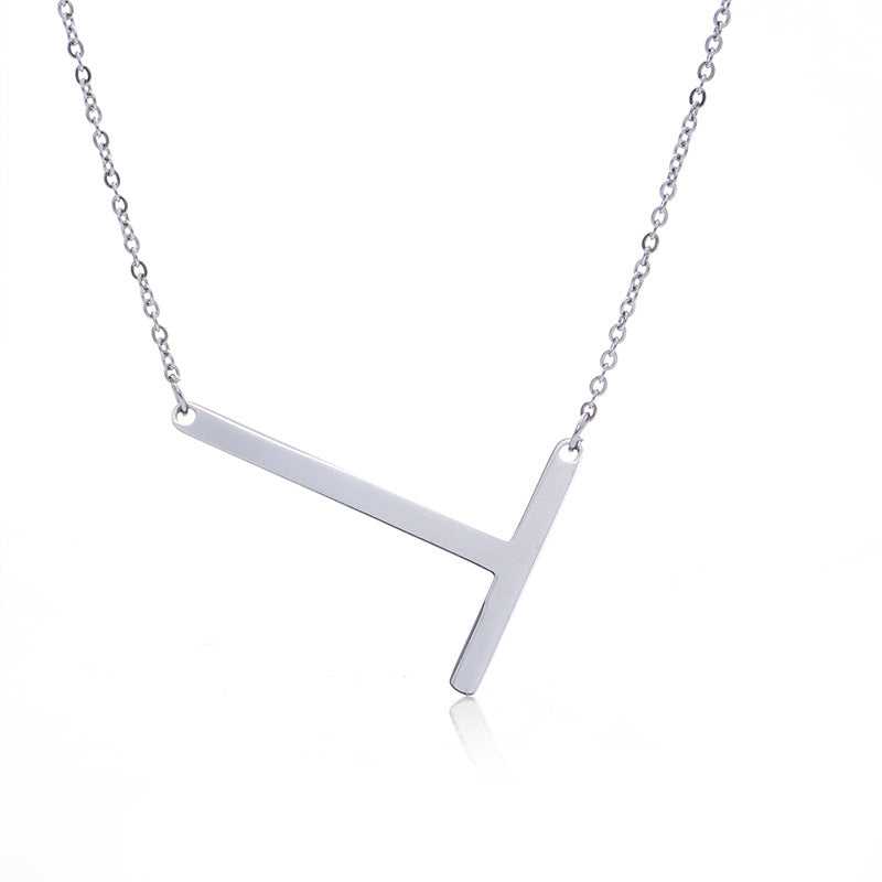 Fabuloso collar con colgante de letra inicial de acero inoxidable chapado en oro rosa