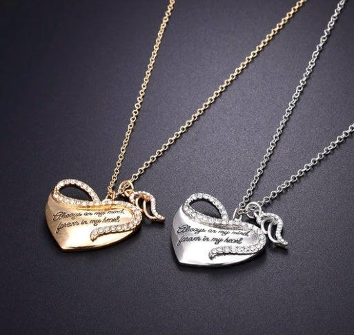 Collar de letras de amor