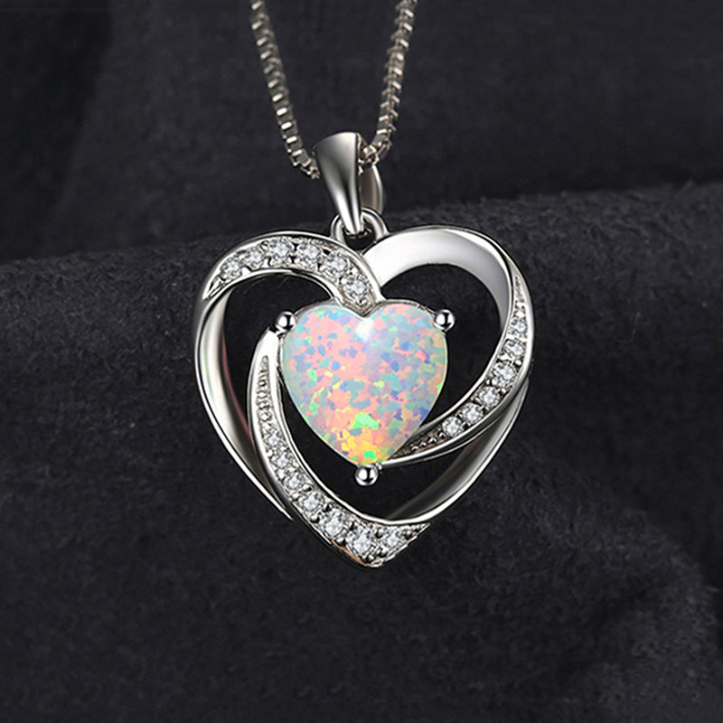 Herzförmiger Anhänger aus synthetischem Opal