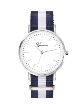 Liebhaber beobachten Frauenmodetrend Koreanische Version der einfachen Freizeit männliche Studenten Quarzuhr Nylon-Segeltuchband heißer Verkauf