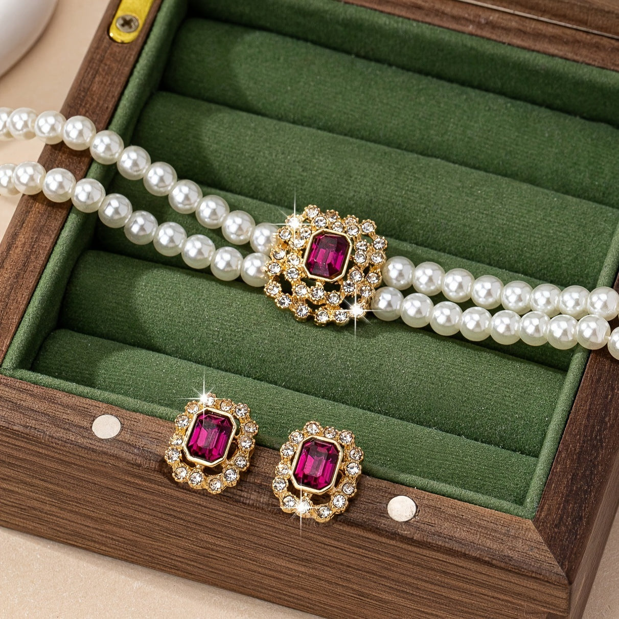 Stilvolles elegantes Doppelreihen-Perlen-Quadrat-Diamant-Halsketten-Ohrringe-Set