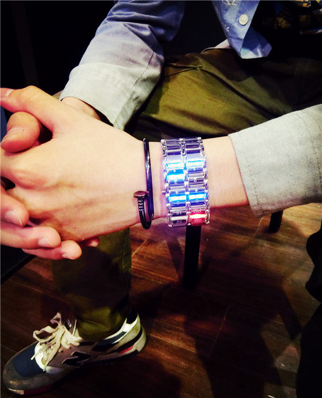 Kreative LED-Leuchtuhren für Damen und Herren, digitale Armbanduhren im Stil von männlichen und weiblichen elektronischen Uhren, modische lässige Paar-Armbanduhr