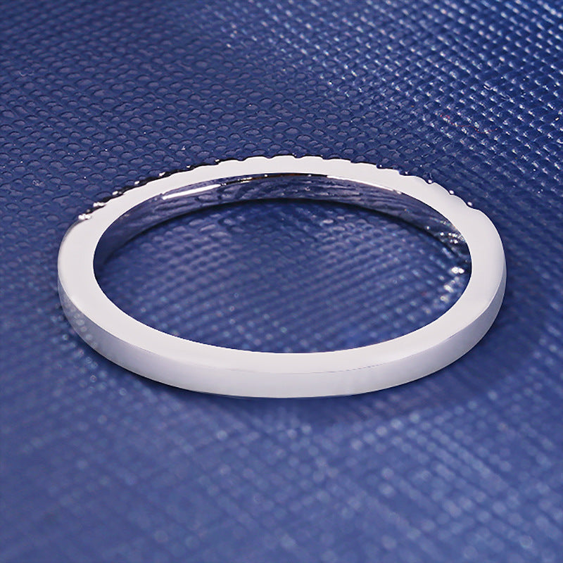 Damenring mit Zirkonia und Kristallband
