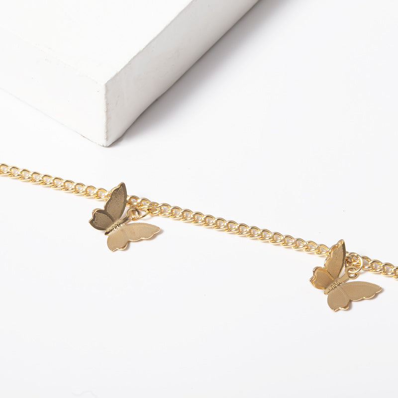 Collar con colgante de mariposa