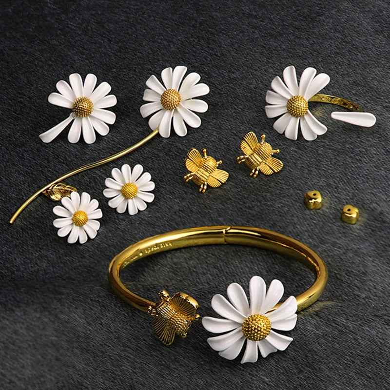 Kleine Gänseblümchenohrringe Ohrringe Ring Armband Halskette