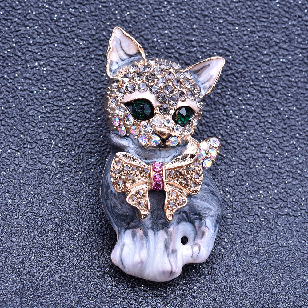Lebhafte Stolz-Katzenbrosche für Partys, Muschel, Metallkrone, blauer Kristall, Emaille-Anstecknadel, schwarze Tierbrosche für Frauen, Schmuck-Accessoires