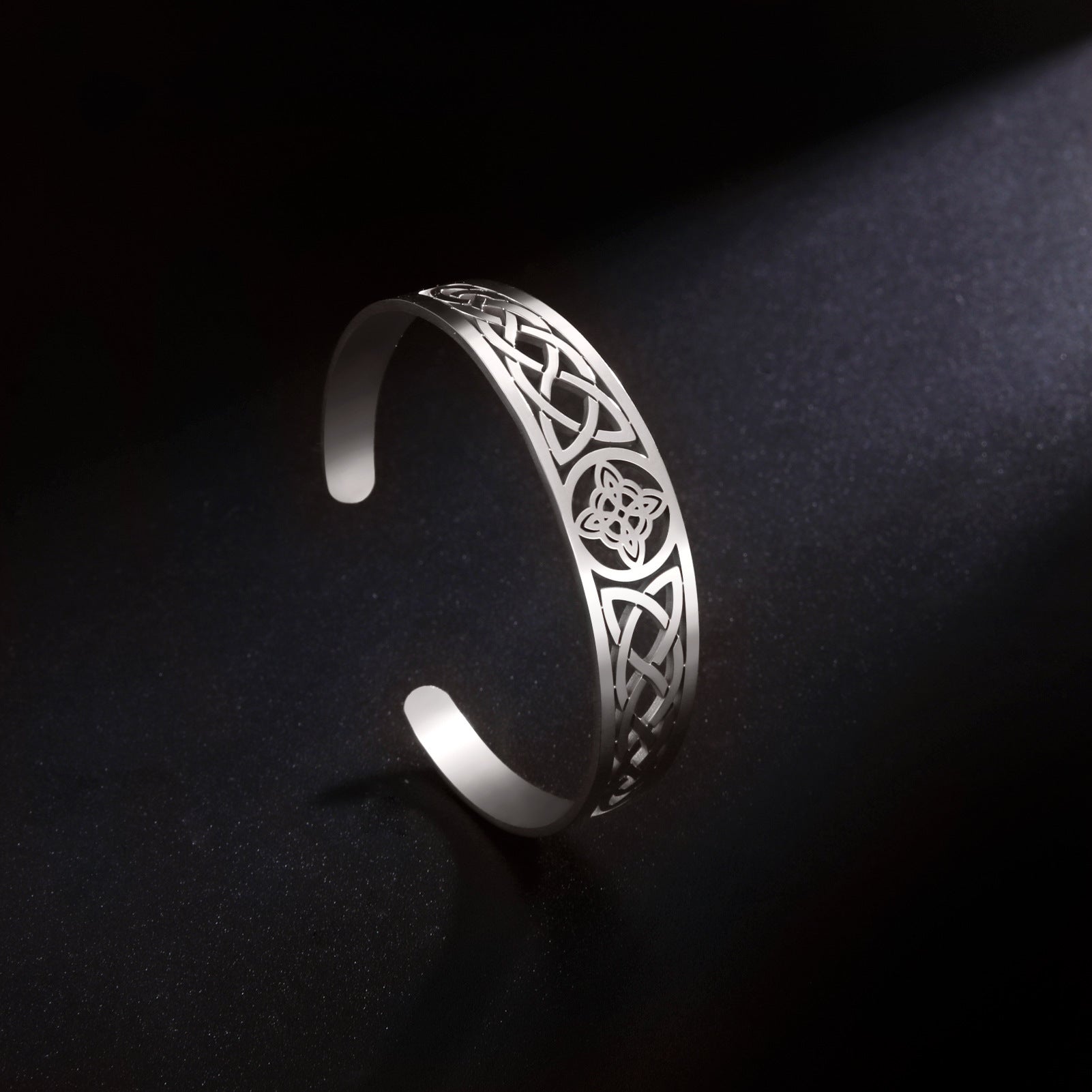 Electroplated Witch Knot Hollow 304 Stainless Steel Bracelet