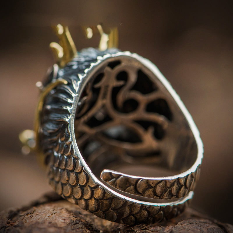 Handgemachter Drachenring