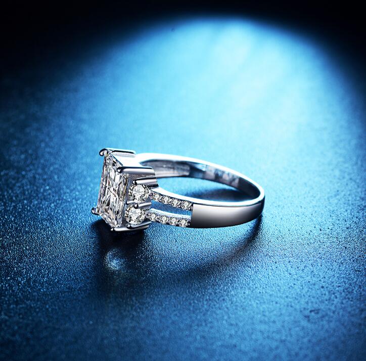 Anillo de circonita para hombre y mujer, tendencia exagerada, joyería de accesorios con diamante morado