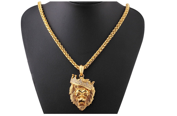 Europa und die Vereinigten Staaten verkaufen Diamantkrone Löwe Hip-Hop leuchtende Halsketten Herren Unisex vergoldeter Hip-Hop leuchtender Anhänger