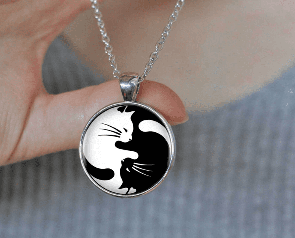 Ying- & Yang-Katzenanhänger-Halskette
