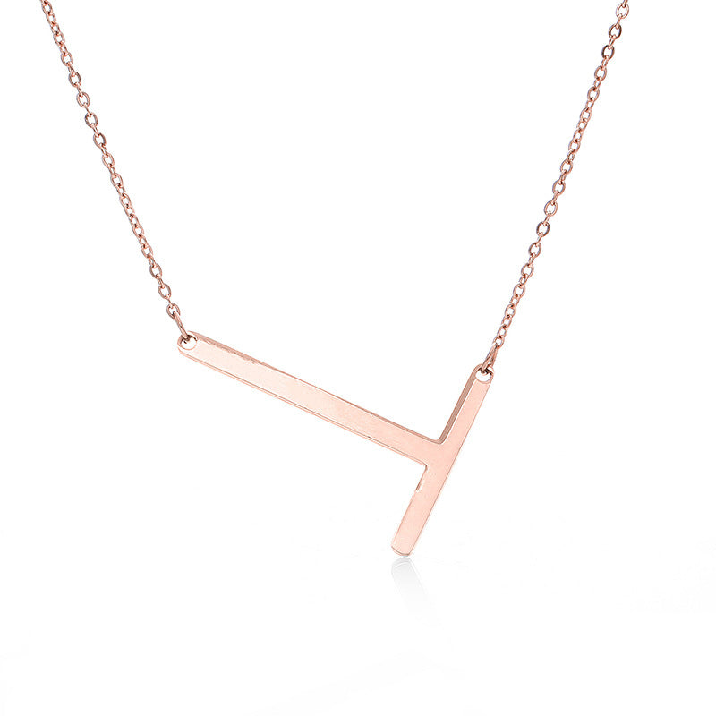 Fabuloso collar con colgante de letra inicial de acero inoxidable chapado en oro rosa