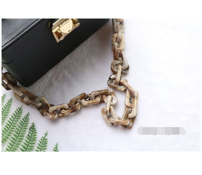 Chain chain acrylic chain