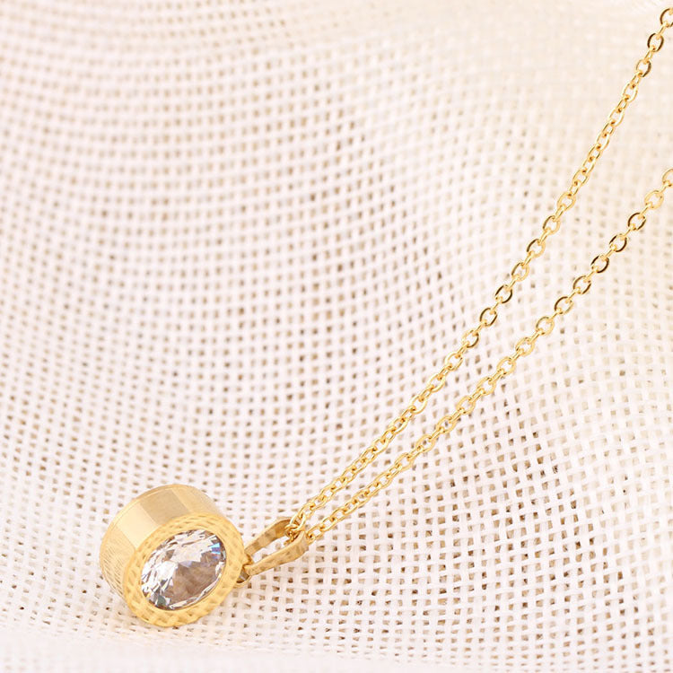 Collar de acero de titanio con diamantes de 8 colores