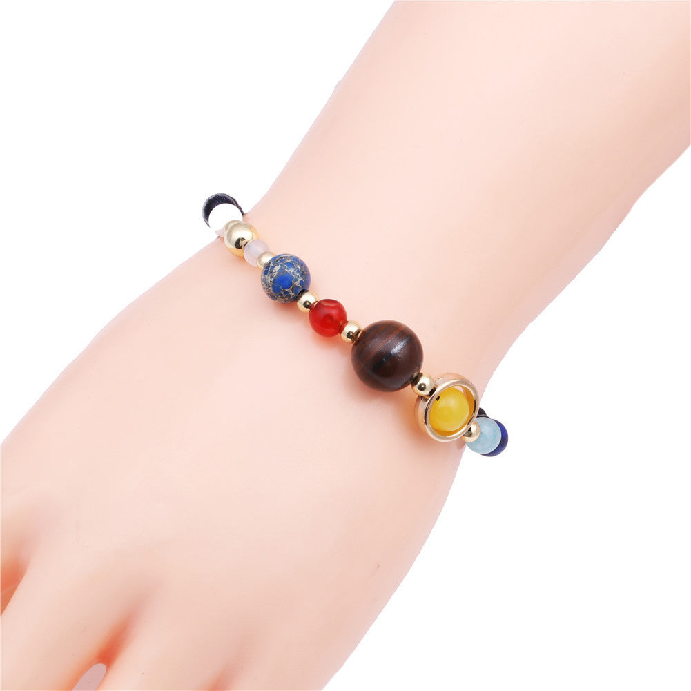 Acht Planetenarmbänder