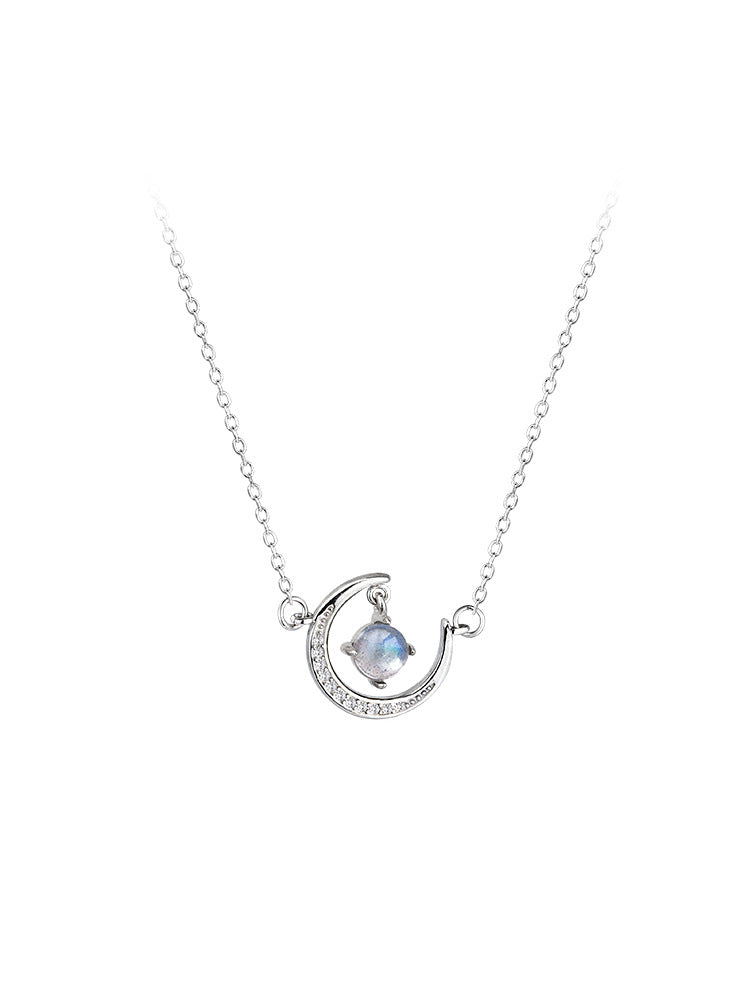 Collar con piedra lunar en forma de luna