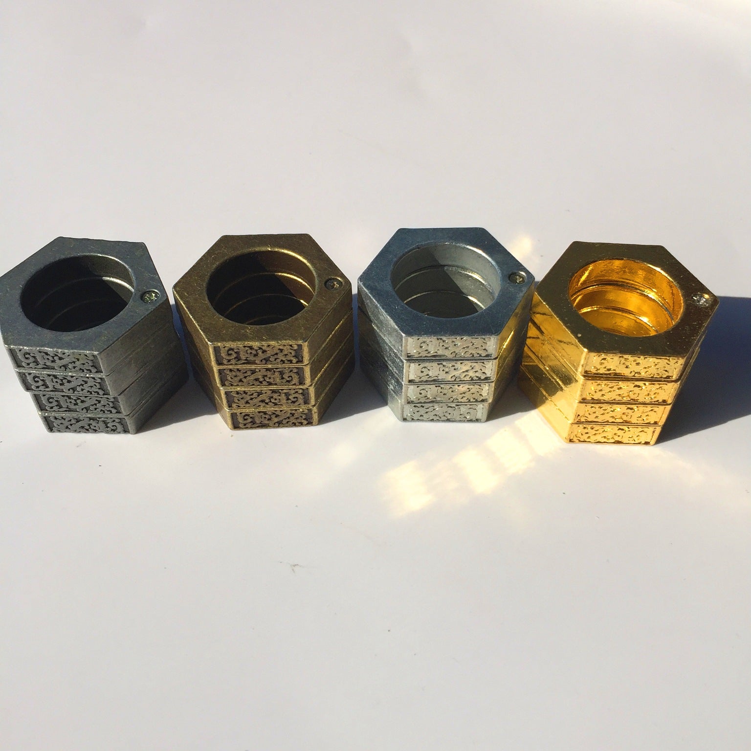 Harter Selbstverteidigungsring Notfall-Fensterbrecher Runder Sechskantring Fingerring Outdoor-Kletter-Fingerring