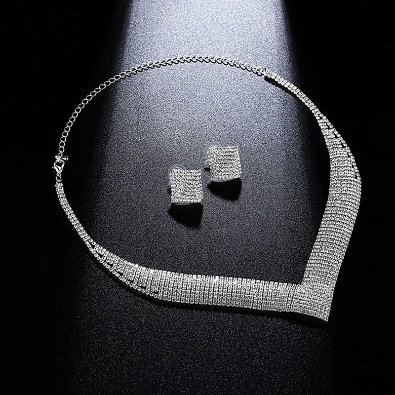 Helles Strass Ohrringe Halskette Armband Set