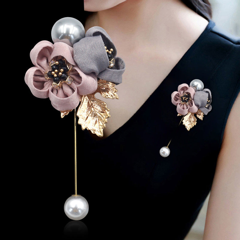Broche de flor de perla