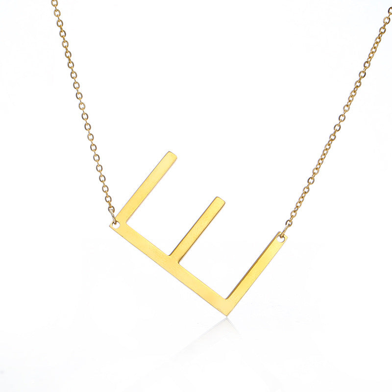 Fabuloso collar con colgante de letra inicial de acero inoxidable chapado en oro rosa
