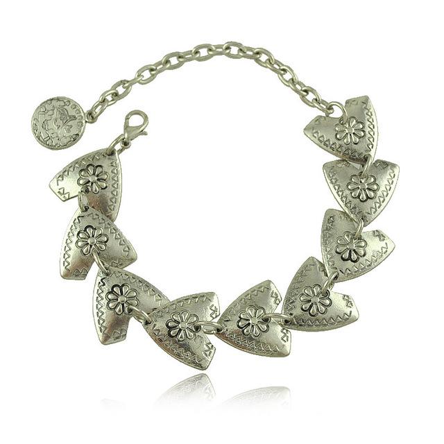 Tibetisch versilberter Boho-Ring & Armbänder