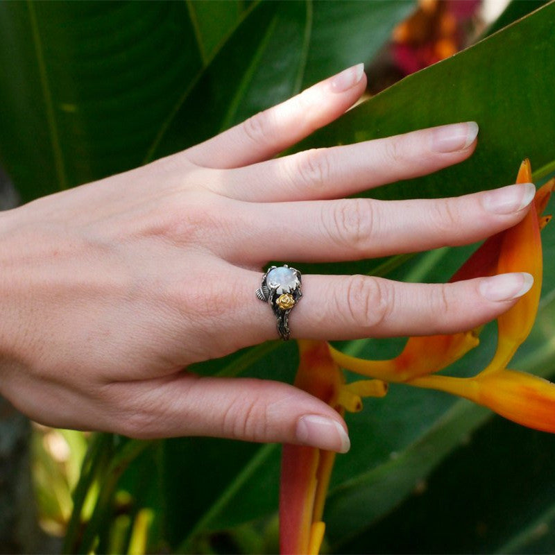 Anillo de hoja de árbol con separación de colores