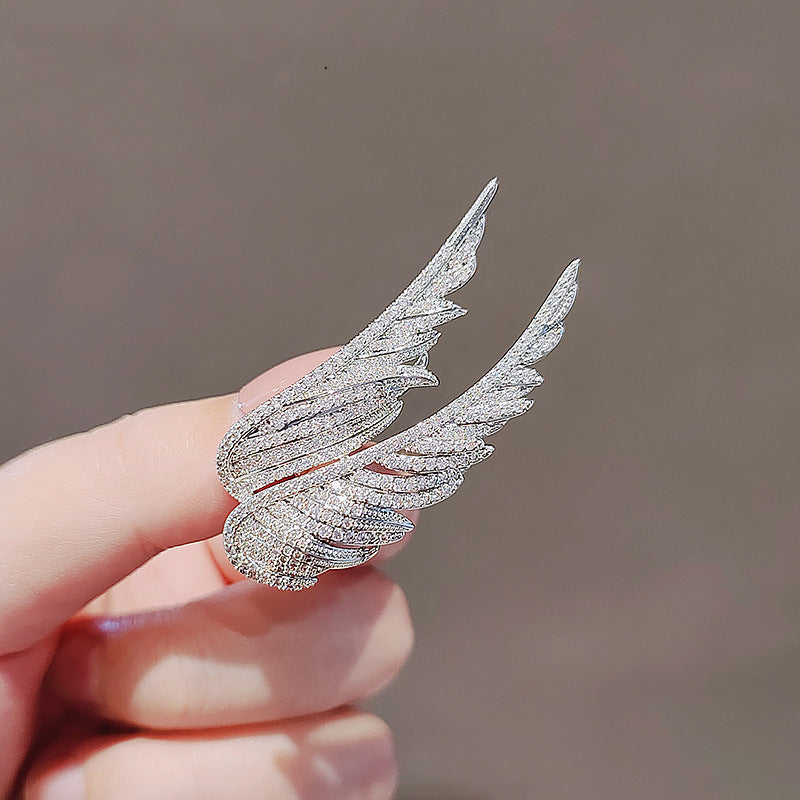 Nuevo Broche de Aleación de Alta Sensación de Nicho de Alta Gama, Pin para Abrigo y Traje, Corsage Versátil de Alta Gama