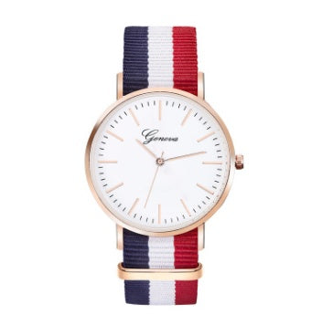 Liebhaber beobachten Frauenmodetrend Koreanische Version der einfachen Freizeit männliche Studenten Quarzuhr Nylon-Segeltuchband heißer Verkauf