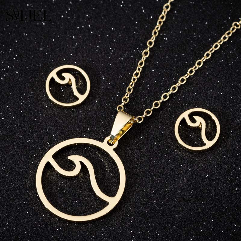 Halskette und Ohrringe dreiteiliger Schmuck