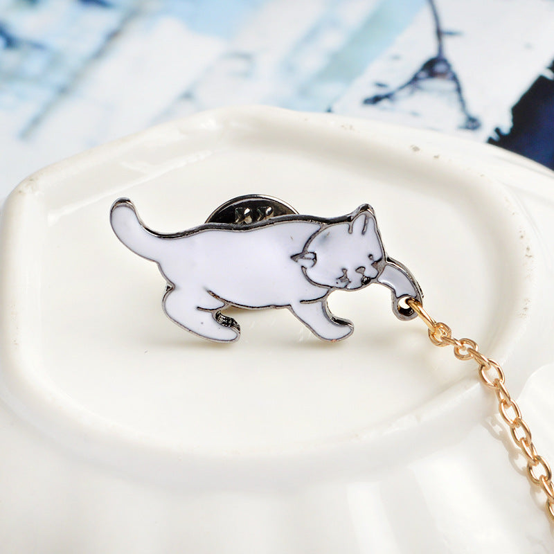 Broche de perlas con forma de gatito, de dibujos animados de anime, para la personalidad de la moda